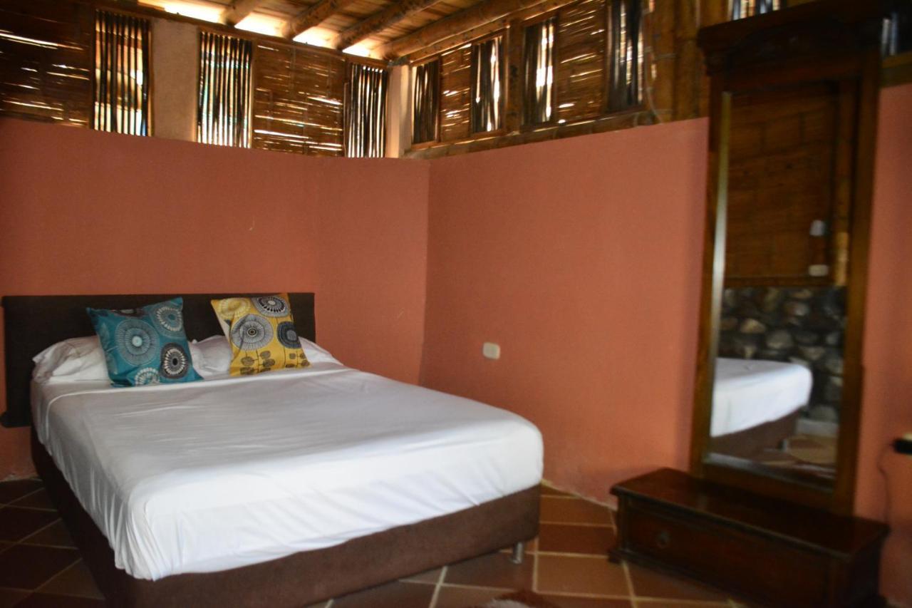 Hotel Jui Chi MaMa Palomino Esterno foto